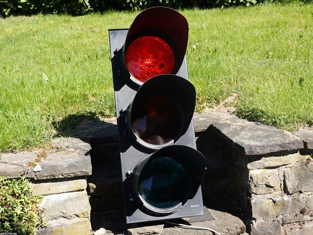 ការបង្ហាញអំពីលក្ខណៈនៃម៉ាស៊ីនស្លុត